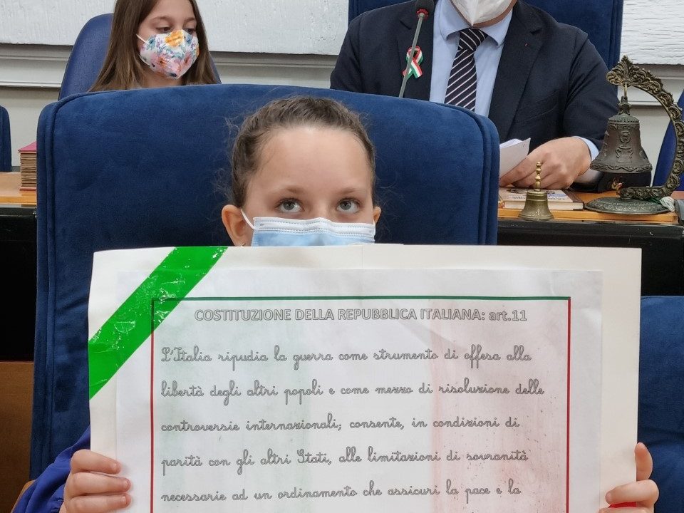 DIBATTITO SULLA COSTITUZIONE CON GLI ALUNNI DELLA SCUOLA "L. MONTINI"